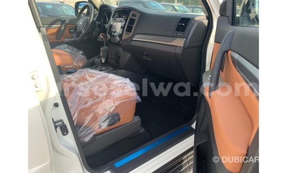Buy Import Mitsubishi Pajero White Car in Import - Dubai in East Mahé Buy Import Mitsubishi Pajero White Car in Import - Dubai in East Mahé