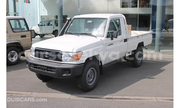 Buy Import Toyota Land Cruiser White Car in Import - Dubai in East Mahé Buy Import Toyota Land Cruiser White Car in Import - Dubai in East Mahé