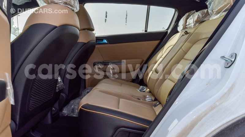 Big with watermark kia sportage east mahe import dubai 6236