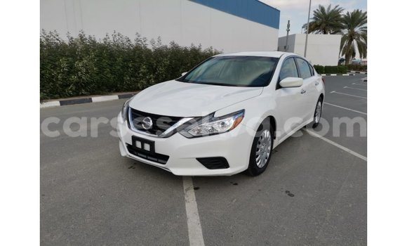 Acheter Import Voiture Nissan Altima Blanc à Import - Dubai, East Mahé Acheter Import Voiture Nissan Altima Blanc à Import - Dubai, East Mahé