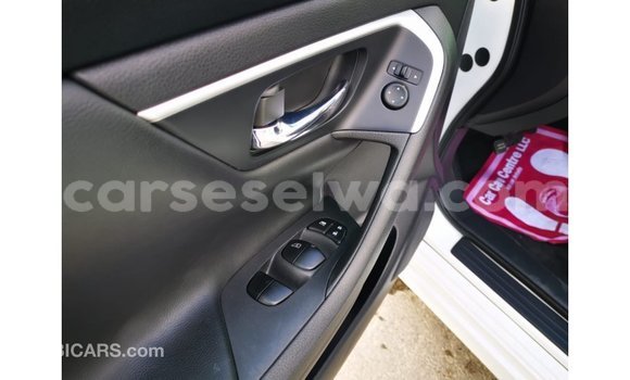 Acheter Import Voiture Nissan Altima Blanc à Import - Dubai, East Mahé Acheter Import Voiture Nissan Altima Blanc à Import - Dubai, East Mahé