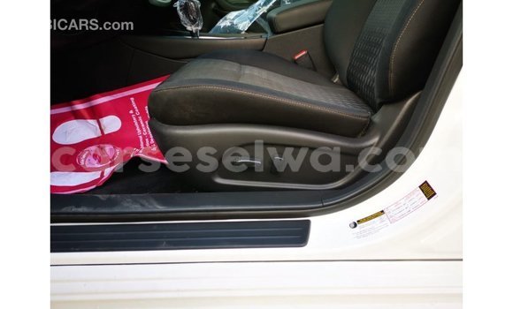 Acheter Import Voiture Nissan Altima Blanc à Import - Dubai, East Mahé Acheter Import Voiture Nissan Altima Blanc à Import - Dubai, East Mahé