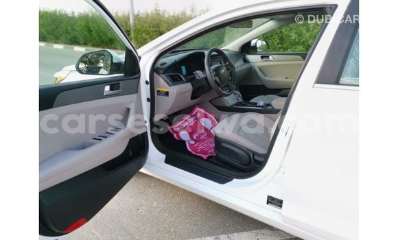 Acheter Import Voiture Hyundai Sonata Blanc à Import - Dubai, East Mahé Acheter Import Voiture Hyundai Sonata Blanc à Import - Dubai, East Mahé