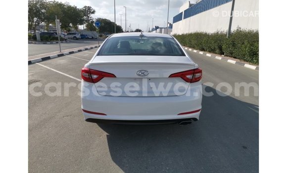Acheter Import Voiture Hyundai Sonata Blanc à Import - Dubai, East Mahé Acheter Import Voiture Hyundai Sonata Blanc à Import - Dubai, East Mahé