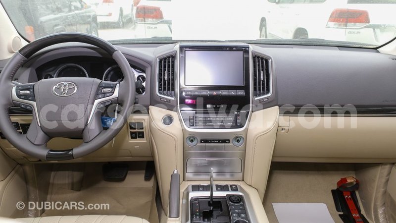 Big with watermark toyota land cruiser east mahe import dubai 6241