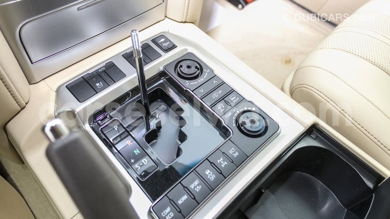 Big with watermark toyota land cruiser east mahe import dubai 6241