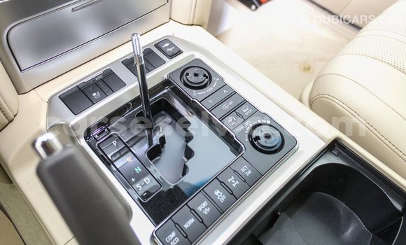 Acheter Import Voiture Toyota Land Cruiser Noir à Import - Dubai, East Mahé Acheter Import Voiture Toyota Land Cruiser Noir à Import - Dubai, East Mahé