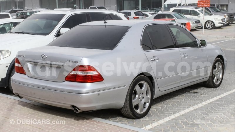Big with watermark lexus ls east mahe import dubai 6242
