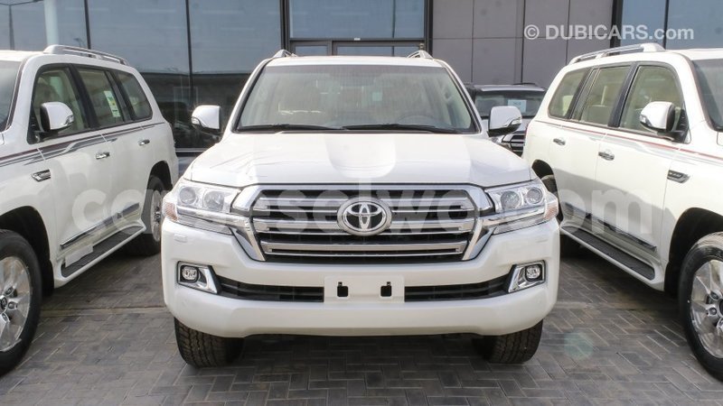 Big with watermark toyota land cruiser east mahe import dubai 6243