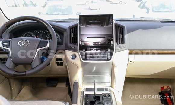 Buy Import Toyota Land Cruiser White Car in Import - Dubai in East Mahé Buy Import Toyota Land Cruiser White Car in Import - Dubai in East Mahé