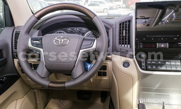 Buy Import Toyota Land Cruiser White Car in Import - Dubai in East Mahé Buy Import Toyota Land Cruiser White Car in Import - Dubai in East Mahé