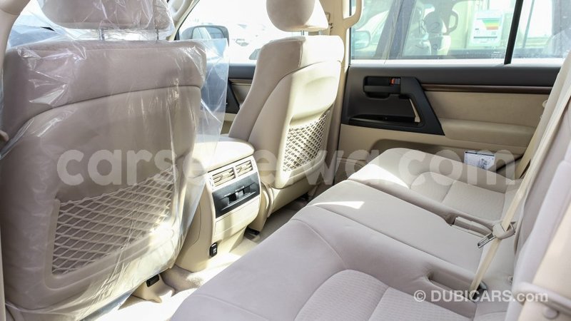 Big with watermark toyota land cruiser east mahe import dubai 6243