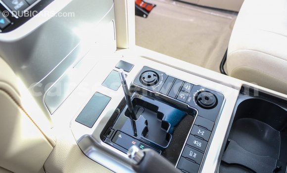 Buy Import Toyota Land Cruiser White Car in Import - Dubai in East Mahé Buy Import Toyota Land Cruiser White Car in Import - Dubai in East Mahé