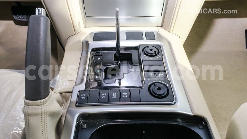 Big with watermark toyota land cruiser east mahe import dubai 6243