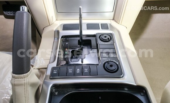 Buy Import Toyota Land Cruiser White Car in Import - Dubai in East Mahé Buy Import Toyota Land Cruiser White Car in Import - Dubai in East Mahé