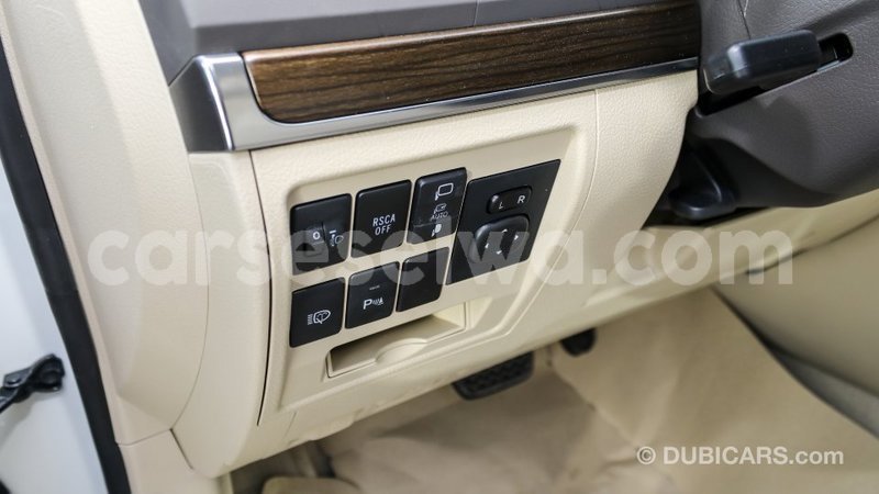 Big with watermark toyota land cruiser east mahe import dubai 6243