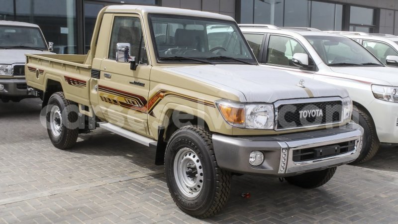 Big with watermark toyota land cruiser east mahe import dubai 6244