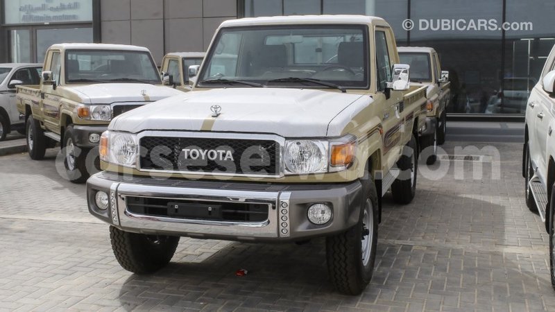 Big with watermark toyota land cruiser east mahe import dubai 6244