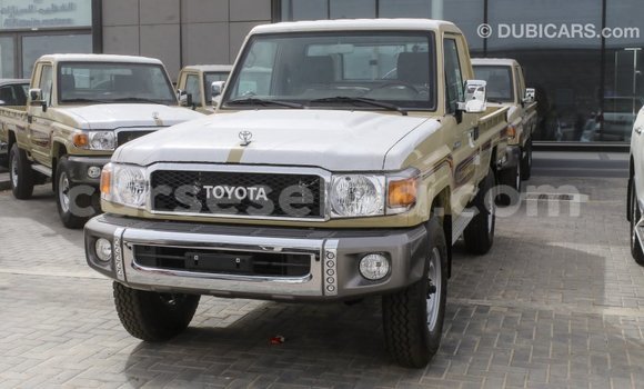 Buy Import Toyota Land Cruiser Beige Car in Import - Dubai in East Mahé Buy Import Toyota Land Cruiser Beige Car in Import - Dubai in East Mahé