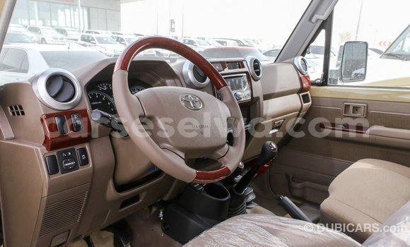 Buy Import Toyota Land Cruiser Beige Car in Import - Dubai in East Mahé Buy Import Toyota Land Cruiser Beige Car in Import - Dubai in East Mahé