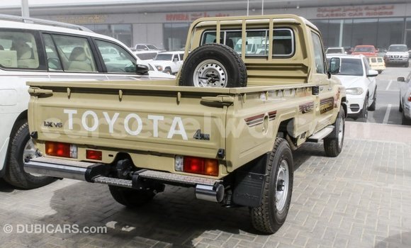 Buy Import Toyota Land Cruiser Beige Car in Import - Dubai in East Mahé Buy Import Toyota Land Cruiser Beige Car in Import - Dubai in East Mahé