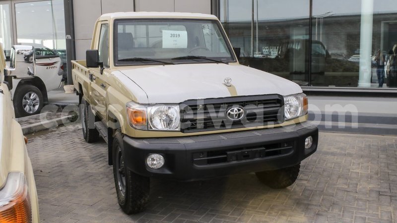 Big with watermark toyota land cruiser east mahe import dubai 6246