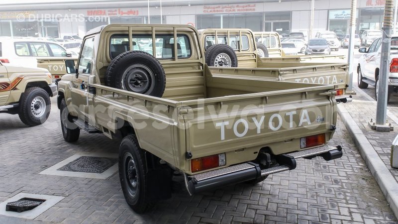 Big with watermark toyota land cruiser east mahe import dubai 6246