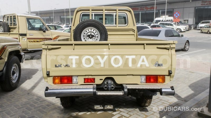 Big with watermark toyota land cruiser east mahe import dubai 6247