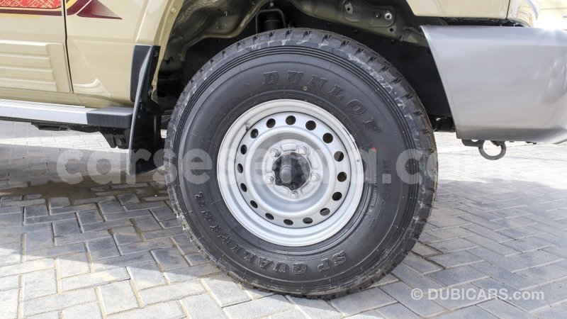 Big with watermark toyota land cruiser east mahe import dubai 6247