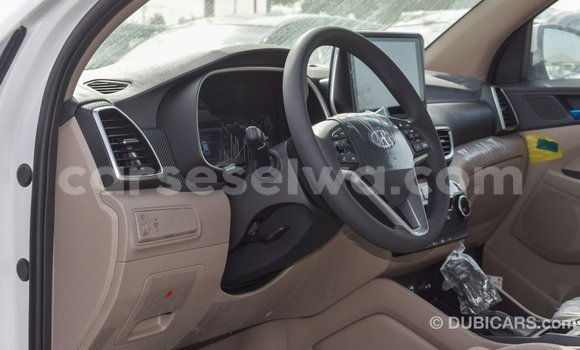 Acheter Import Voiture Hyundai Tucson Blanc à Import - Dubai, East Mahé Acheter Import Voiture Hyundai Tucson Blanc à Import - Dubai, East Mahé