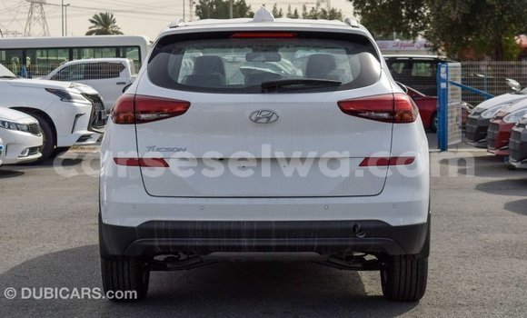 Acheter Import Voiture Hyundai Tucson Blanc à Import - Dubai, East Mahé Acheter Import Voiture Hyundai Tucson Blanc à Import - Dubai, East Mahé