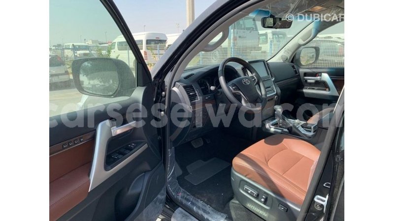 Big with watermark toyota land cruiser east mahe import dubai 6257