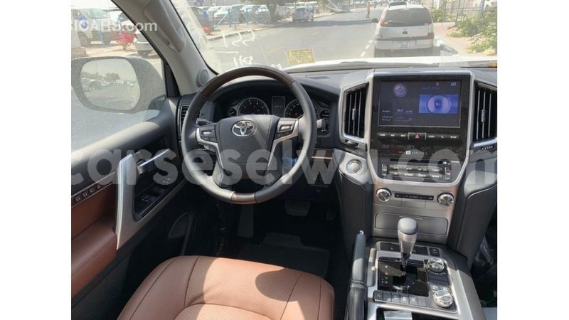 Big with watermark toyota land cruiser east mahe import dubai 6257