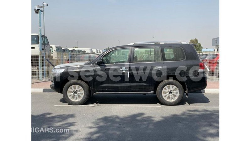 Big with watermark toyota land cruiser east mahe import dubai 6257