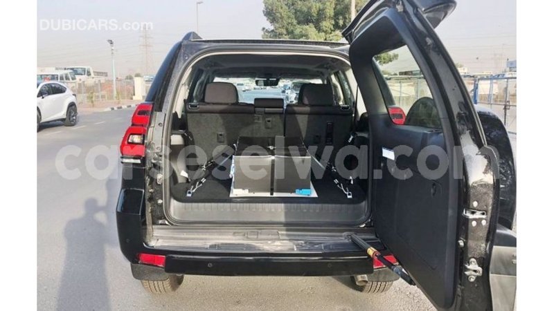 Big with watermark toyota prado east mahe import dubai 6258