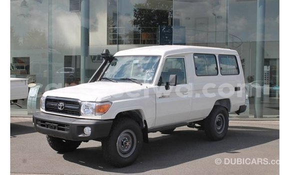Buy Import Toyota Land Cruiser White Car in Import - Dubai in East Mahé Buy Import Toyota Land Cruiser White Car in Import - Dubai in East Mahé