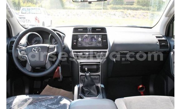 Buy Import Toyota Hilux Black Car in Import - Dubai in East Mahé Buy Import Toyota Hilux Black Car in Import - Dubai in East Mahé