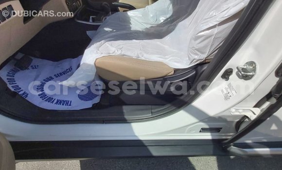 Acheter Import Voiture Mitsubishi Outlander Blanc à Import - Dubai, East Mahé Acheter Import Voiture Mitsubishi Outlander Blanc à Import - Dubai, East Mahé