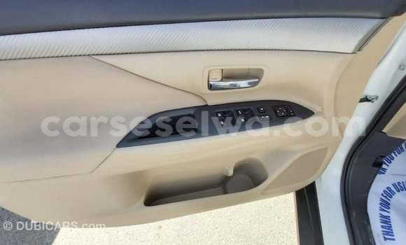 Acheter Import Voiture Mitsubishi Outlander Blanc à Import - Dubai, East Mahé Acheter Import Voiture Mitsubishi Outlander Blanc à Import - Dubai, East Mahé