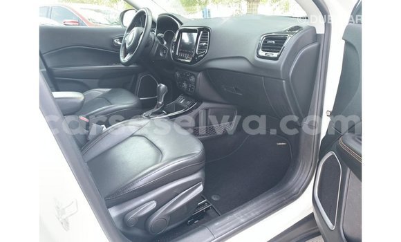 Acheter Import Voiture Jeep Compass Blanc à Import - Dubai, East Mahé Acheter Import Voiture Jeep Compass Blanc à Import - Dubai, East Mahé