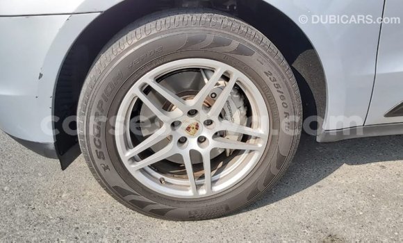 Acheter Import Voiture Porsche Macan Autre à Import - Dubai, East Mahé Acheter Import Voiture Porsche Macan Autre à Import - Dubai, East Mahé