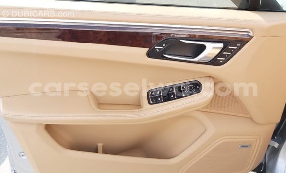 Acheter Import Voiture Porsche Macan Autre à Import - Dubai, East Mahé Acheter Import Voiture Porsche Macan Autre à Import - Dubai, East Mahé