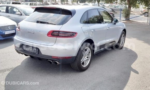 Acheter Import Voiture Porsche Macan Autre à Import - Dubai, East Mahé Acheter Import Voiture Porsche Macan Autre à Import - Dubai, East Mahé