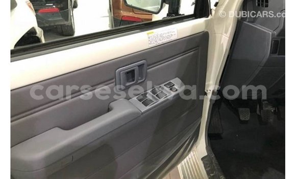 Buy Import Toyota Land Cruiser White Car in Import - Dubai in East Mahé Buy Import Toyota Land Cruiser White Car in Import - Dubai in East Mahé