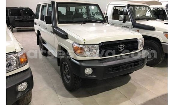 Buy Import Toyota Land Cruiser White Car in Import - Dubai in East Mahé Buy Import Toyota Land Cruiser White Car in Import - Dubai in East Mahé