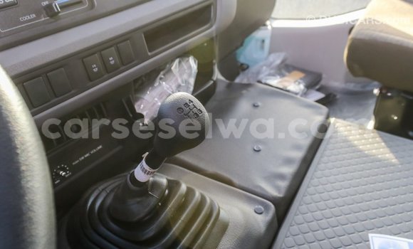 Acheter Import Voiture Toyota Coaster Blanc à Import - Dubai, East Mahé Acheter Import Voiture Toyota Coaster Blanc à Import - Dubai, East Mahé