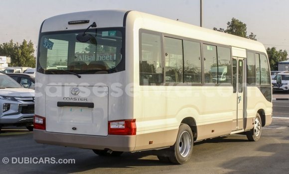 Acheter Import Voiture Toyota Coaster Blanc à Import - Dubai, East Mahé Acheter Import Voiture Toyota Coaster Blanc à Import - Dubai, East Mahé