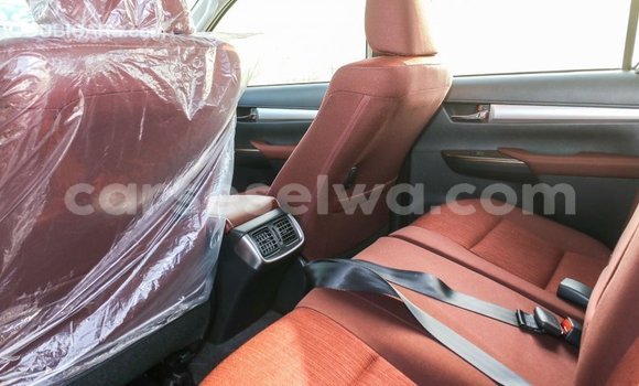 Acheter Import Voiture Toyota Hilux Blanc à Import - Dubai, East Mahé Acheter Import Voiture Toyota Hilux Blanc à Import - Dubai, East Mahé