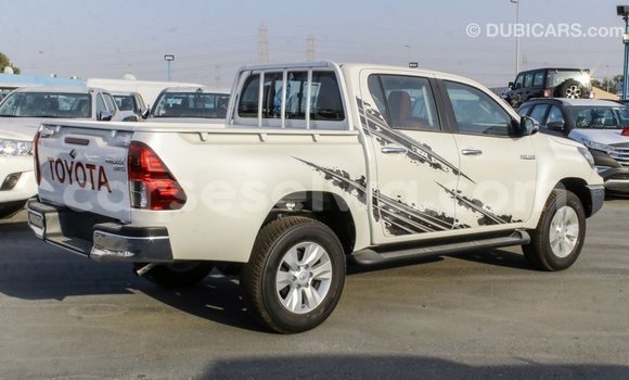 Acheter Import Voiture Toyota Hilux Blanc à Import - Dubai, East Mahé Acheter Import Voiture Toyota Hilux Blanc à Import - Dubai, East Mahé
