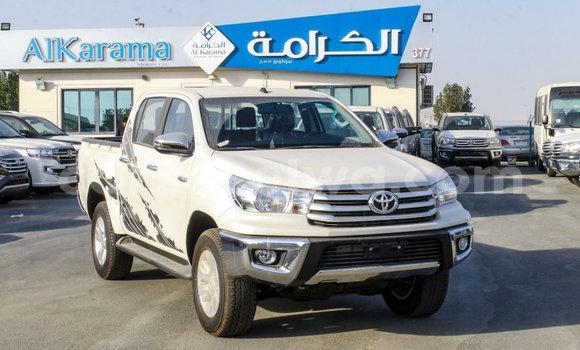 Acheter Import Voiture Toyota Hilux Blanc à Import - Dubai, East Mahé Acheter Import Voiture Toyota Hilux Blanc à Import - Dubai, East Mahé